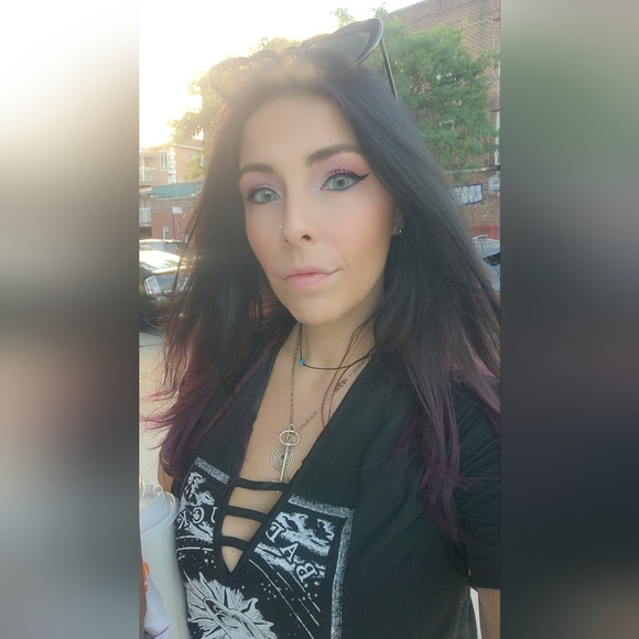 Meet your Posher, Sam - Picture 2 of 8